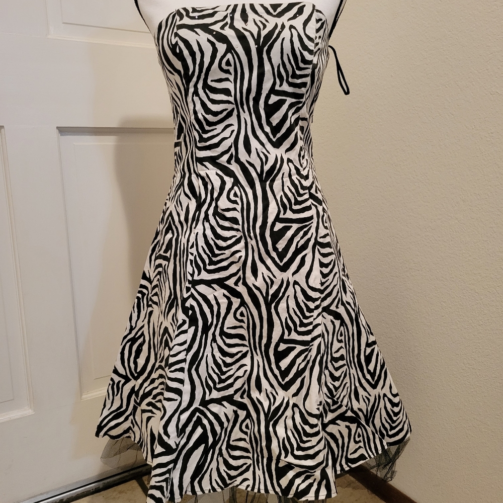 Jessica McClintock for Gunne Sax cocktail dress, 7/8, zebra stripe pattern